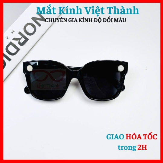 Kính mát nữ dáng vuông bản to phối charm sang trọng Mắt Kính Việt Thành