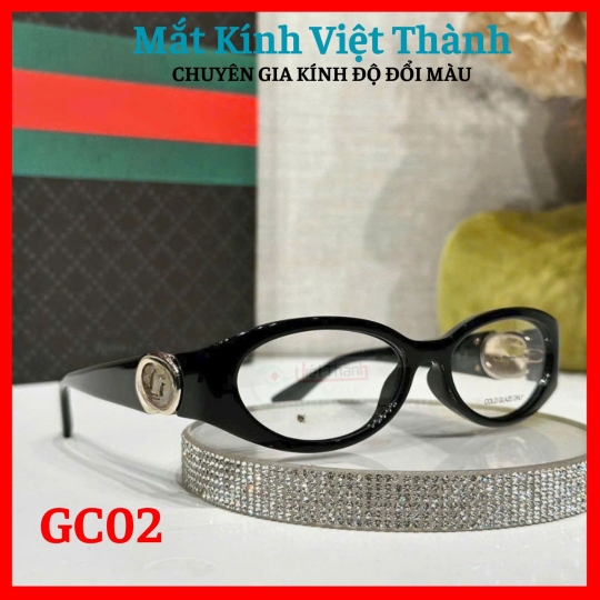 Gọng kính nữ dáng oval hot trend mùa hè Nhận cắt cận viễn loạn theo yêu cầu Mắt Kính Việt Thành