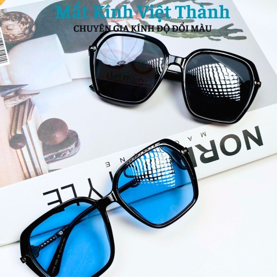 Kính mát nữ thời trang dáng lục giác vuông to phối họa tiết chân Mắt Kính Việt Thành