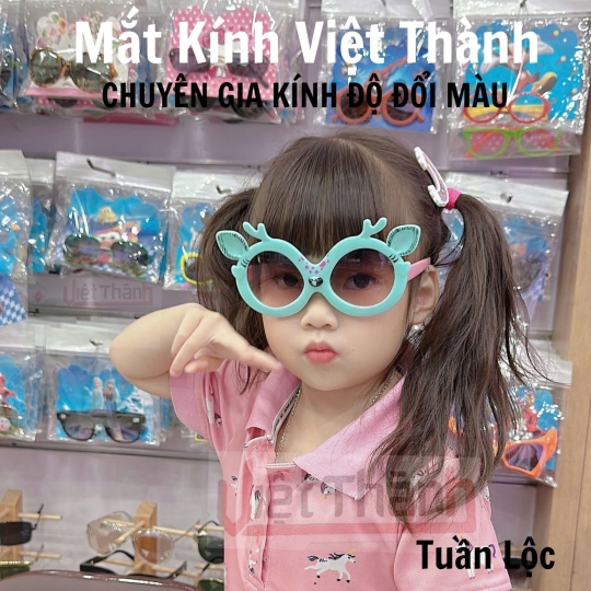 Kính râm cho bé hình tuần lộc ngộ nghĩnh đáng yêu Mắt Kính Việt Thành