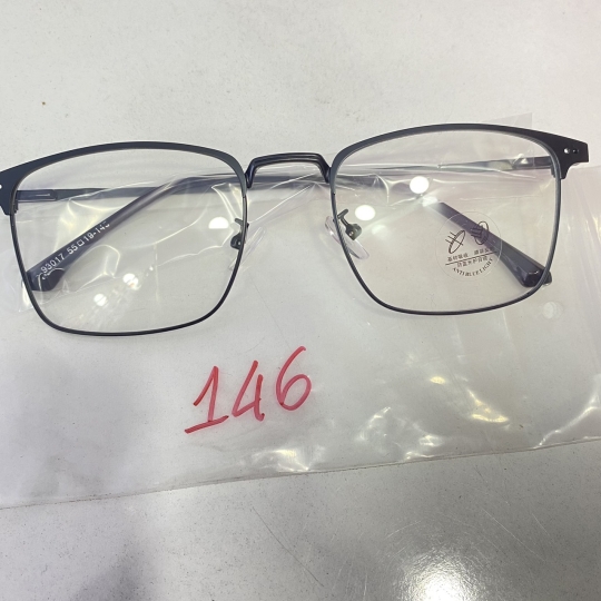 H146 GỌNG KÍNH DÁNG VUÔNG BẦU MÀU ĐEN NHÁM SIÊU NHẸ